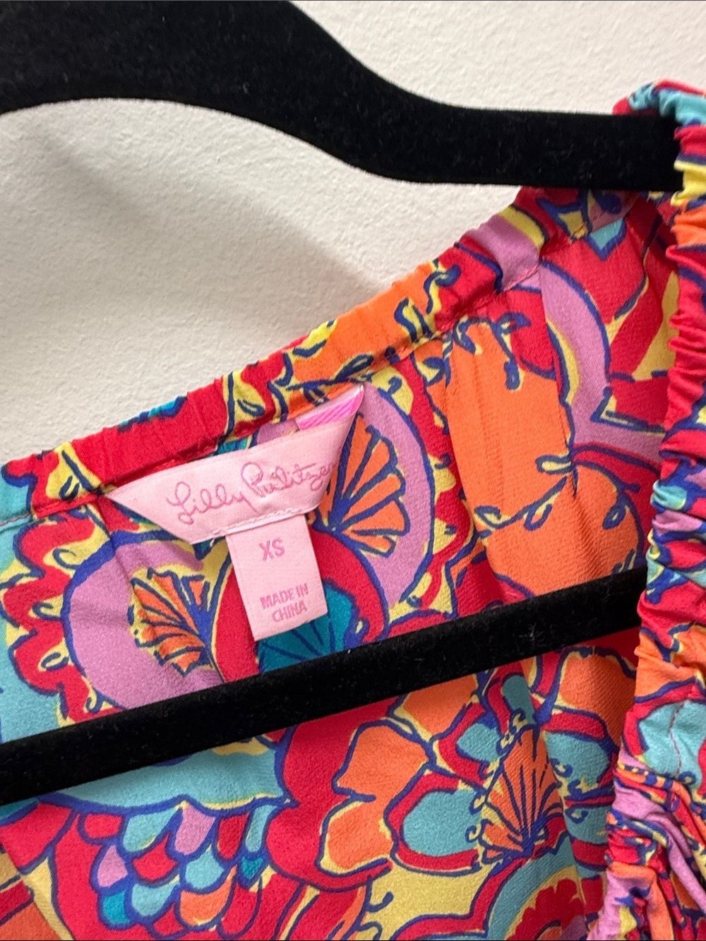 Lilly Pulitzer Trisha 100% silk top, XS - Picture 4 of 7